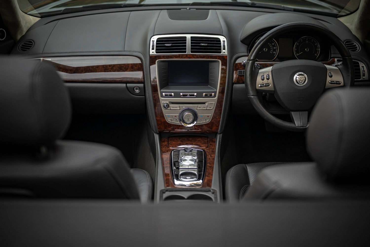 Used Jaguar XK 2011 for sale - 76426076: Photo 4