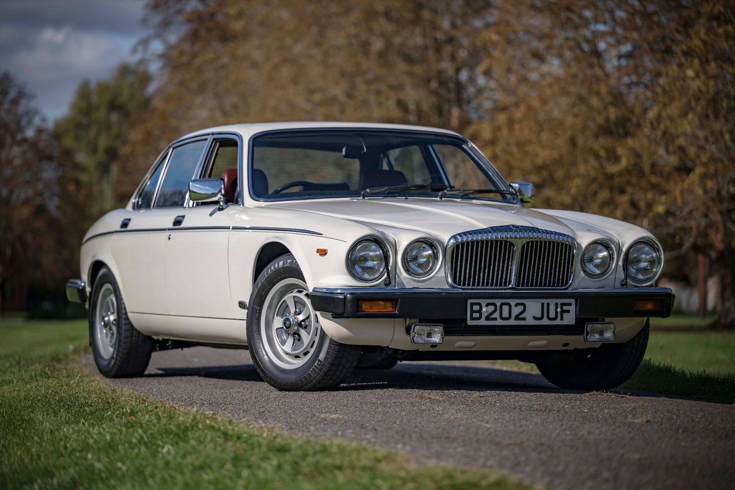 Used Daimler 4.2 1984 for sale - 76142609: Photo 1