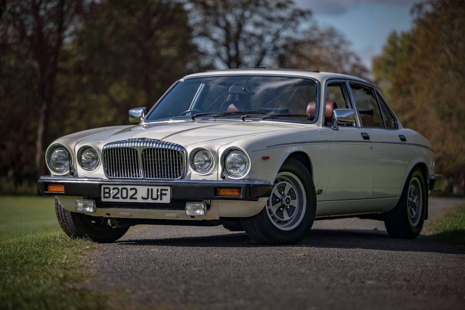 Used Daimler 4.2 1984 for sale - 76142609: Photo 3
