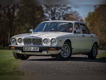 Used Daimler 4.2 1984 for sale - 76142609: Photo