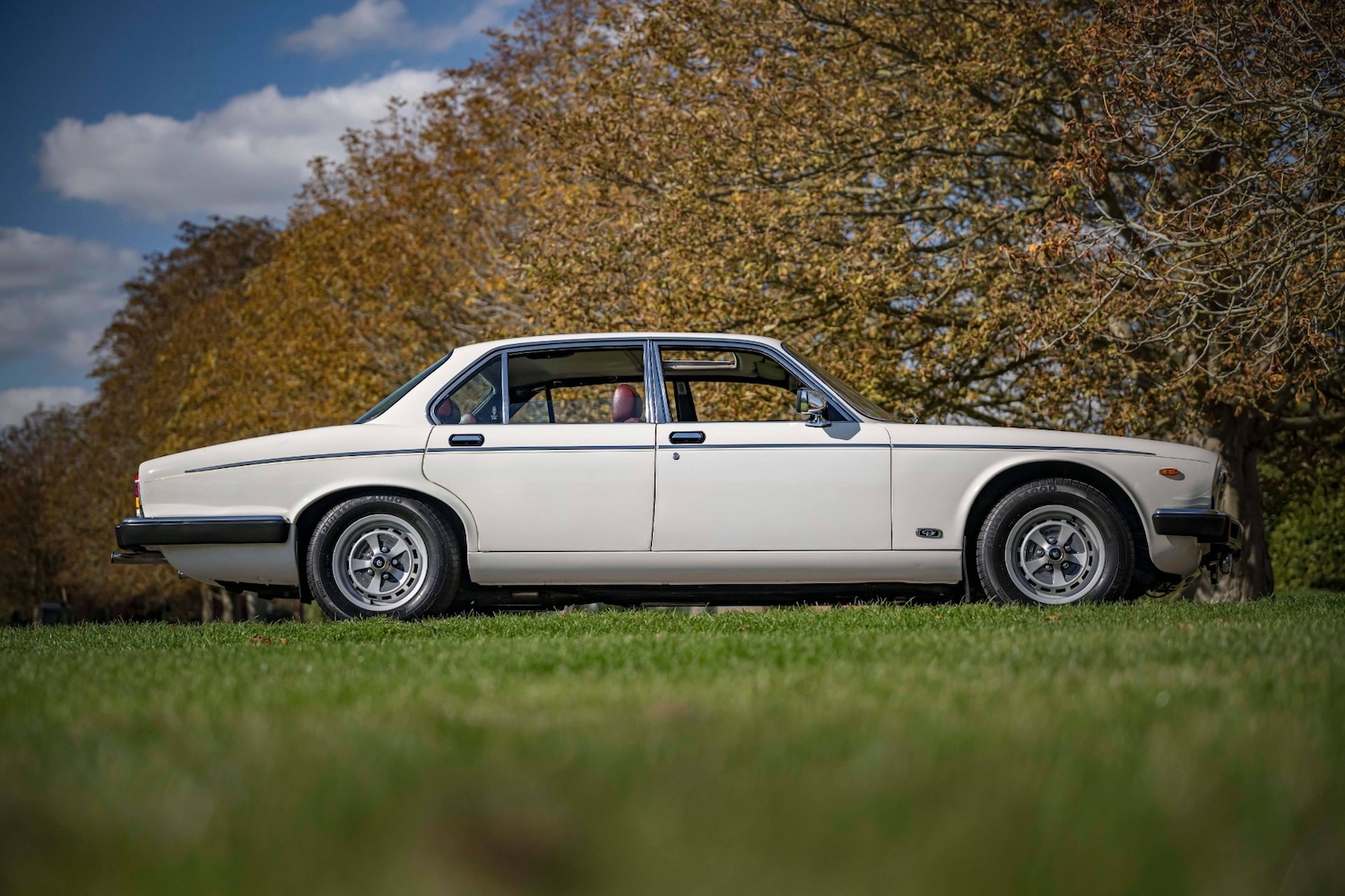 Used Daimler 4.2 1984 for sale - 76142609: Photo 7