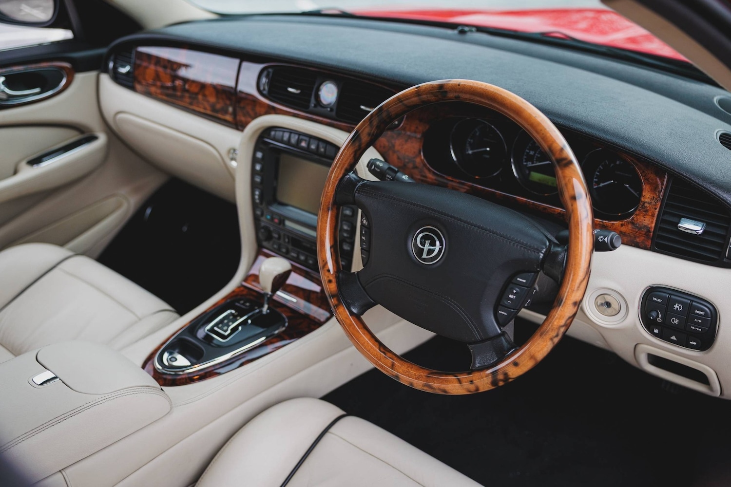 Used Jaguar XJ 2006 for sale - 76879386: Photo 4