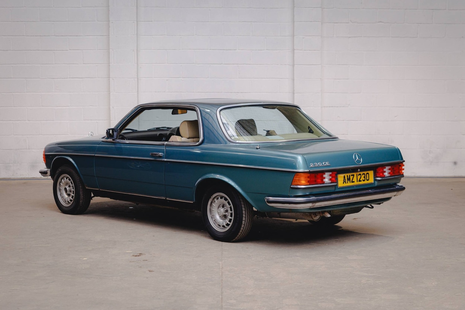 Used Mercedes-Benz 230 1985 for sale - 76543154: Photo 8