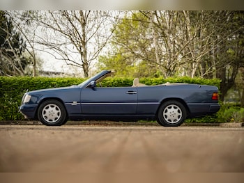 Used Mercedes-Benz E Class 1993 for sale - 78236611: Photo