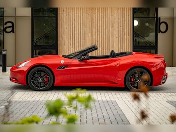 Used Ferrari California 2010 for sale - 79228311: Photo