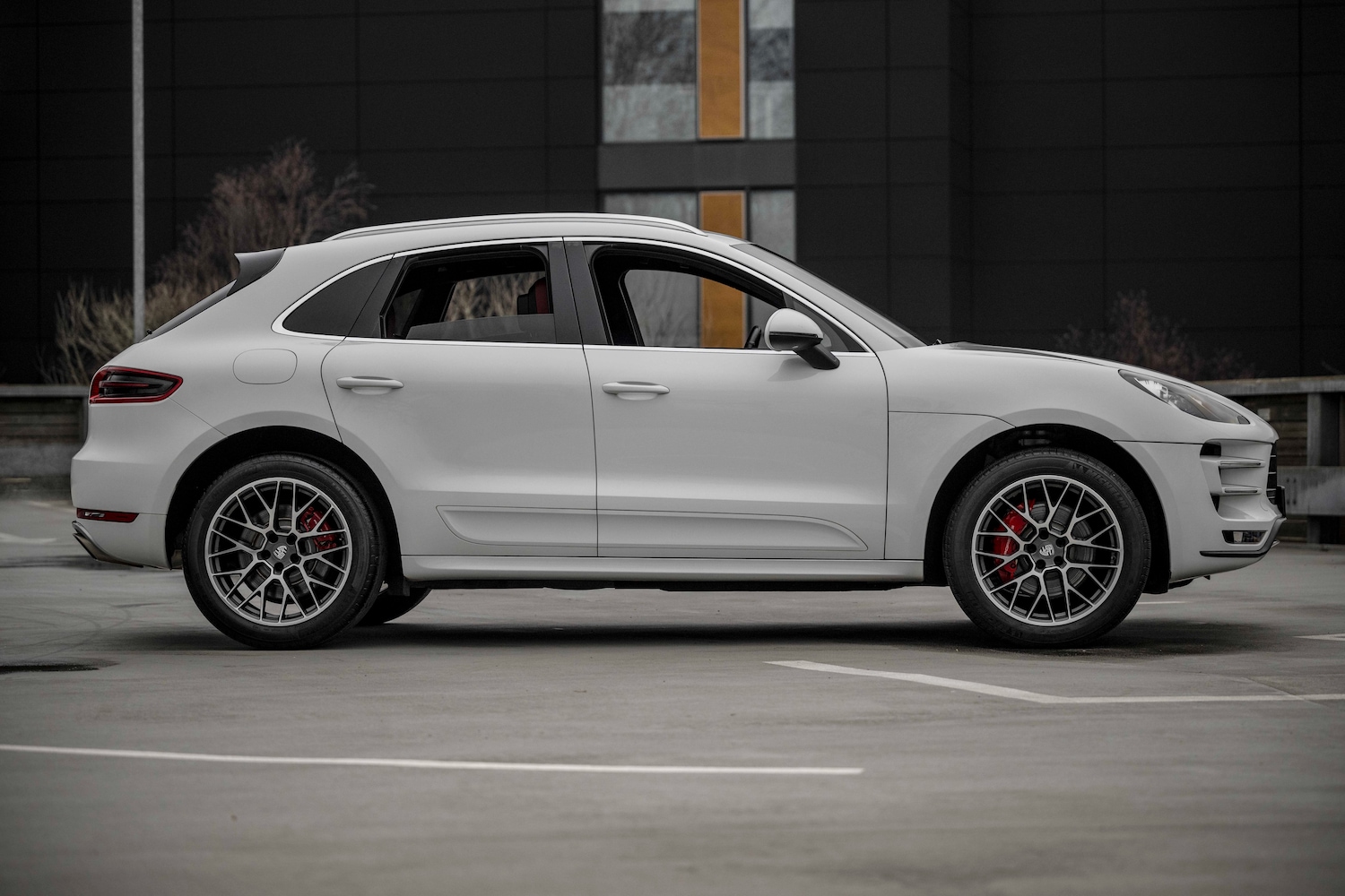 Used Porsche Macan 2025 for sale - 77350378: Photo 4