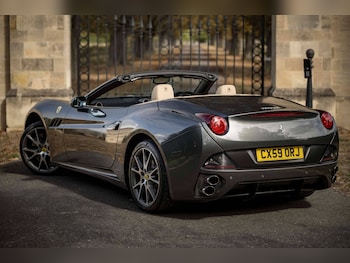 Used Ferrari California 2010 for sale - 75791943: Photo
