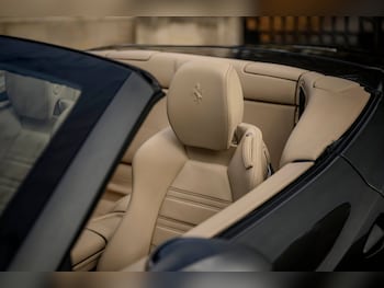 Used Ferrari California 2010 for sale - 75791943: Photo