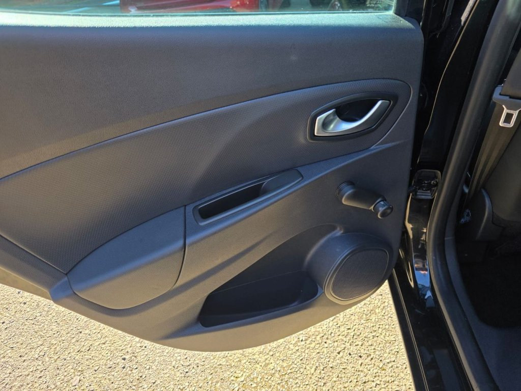 Used Renault Clio 2019 for sale - 78176191: Photo 32