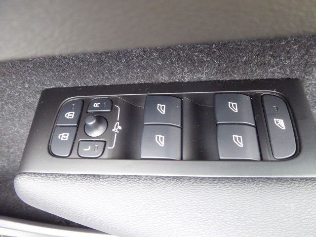 Used Volvo XC40 2021 for sale - 78176192: Photo 16