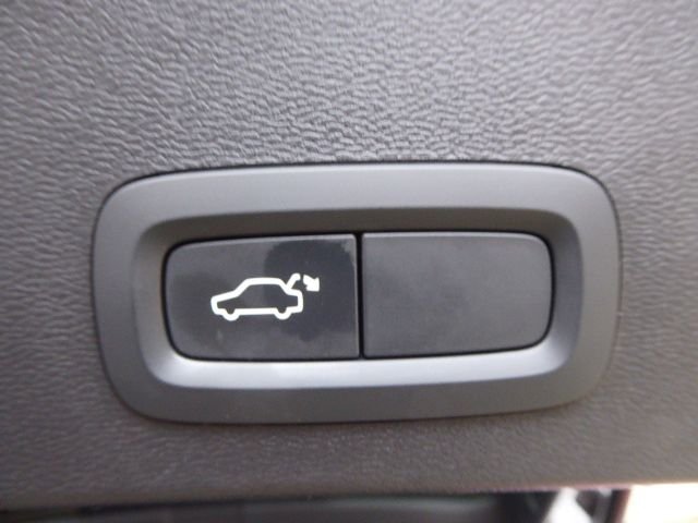 Used Volvo XC40 2021 for sale - 78176192: Photo 28