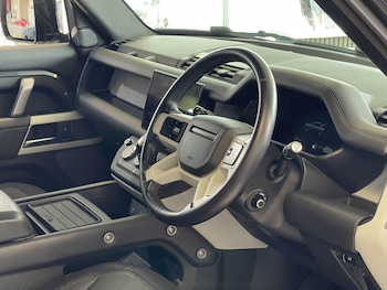 Used Land Rover Defender 2023 for sale - 79106597: Photo