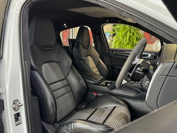 Used Porsche Cayenne 2020 for sale - 78729583: Photo
