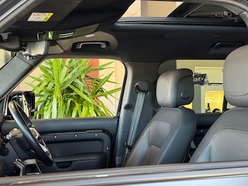 Used Land Rover Defender 2021 for sale - 78742879: Photo