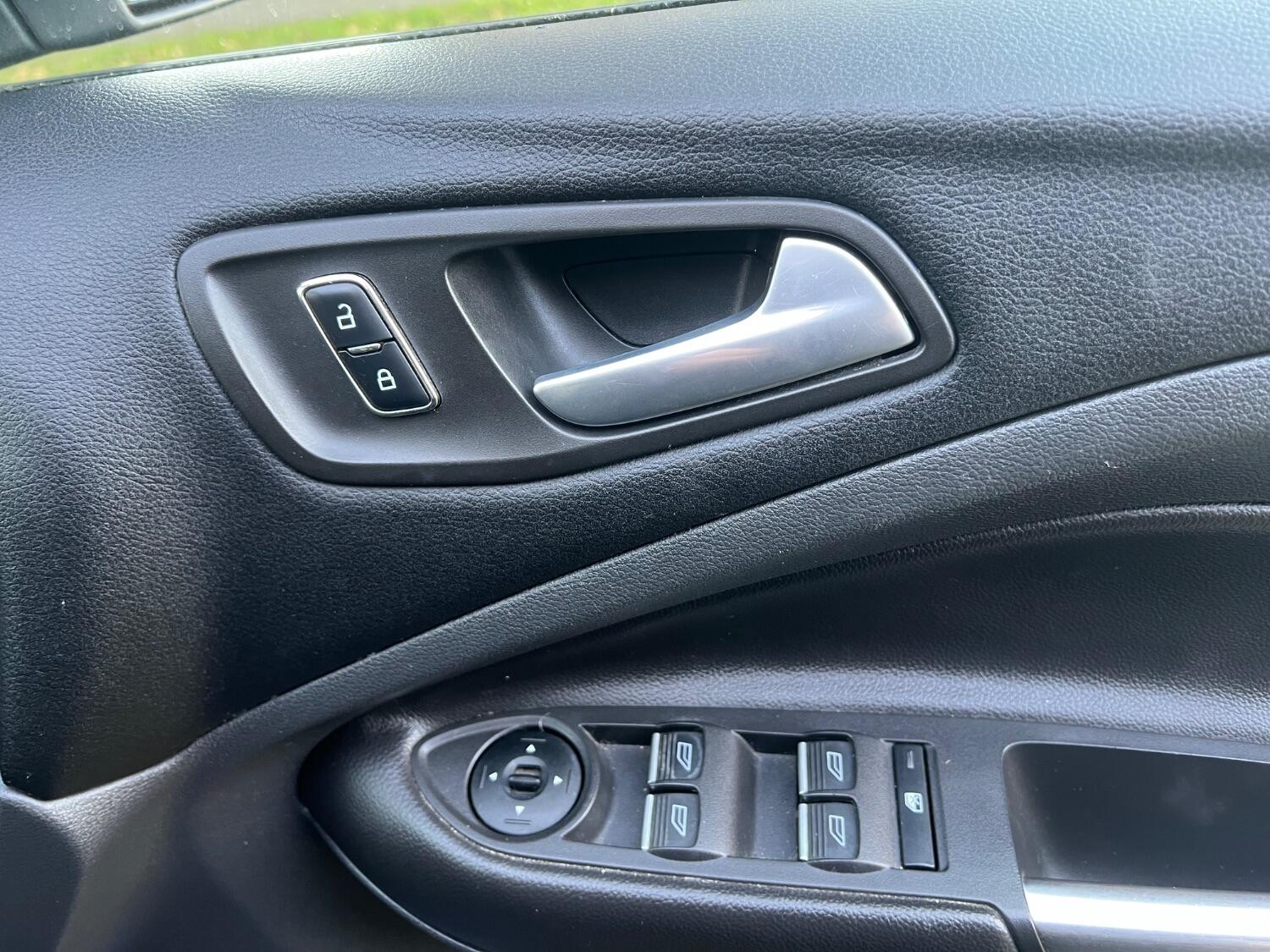 Used Ford Kuga 2015 for sale - 76769140: Photo 13