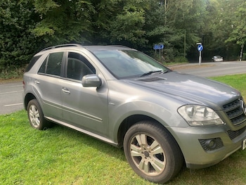 Used Mercedes-Benz M Class 2010 for sale - 76430903: Photo