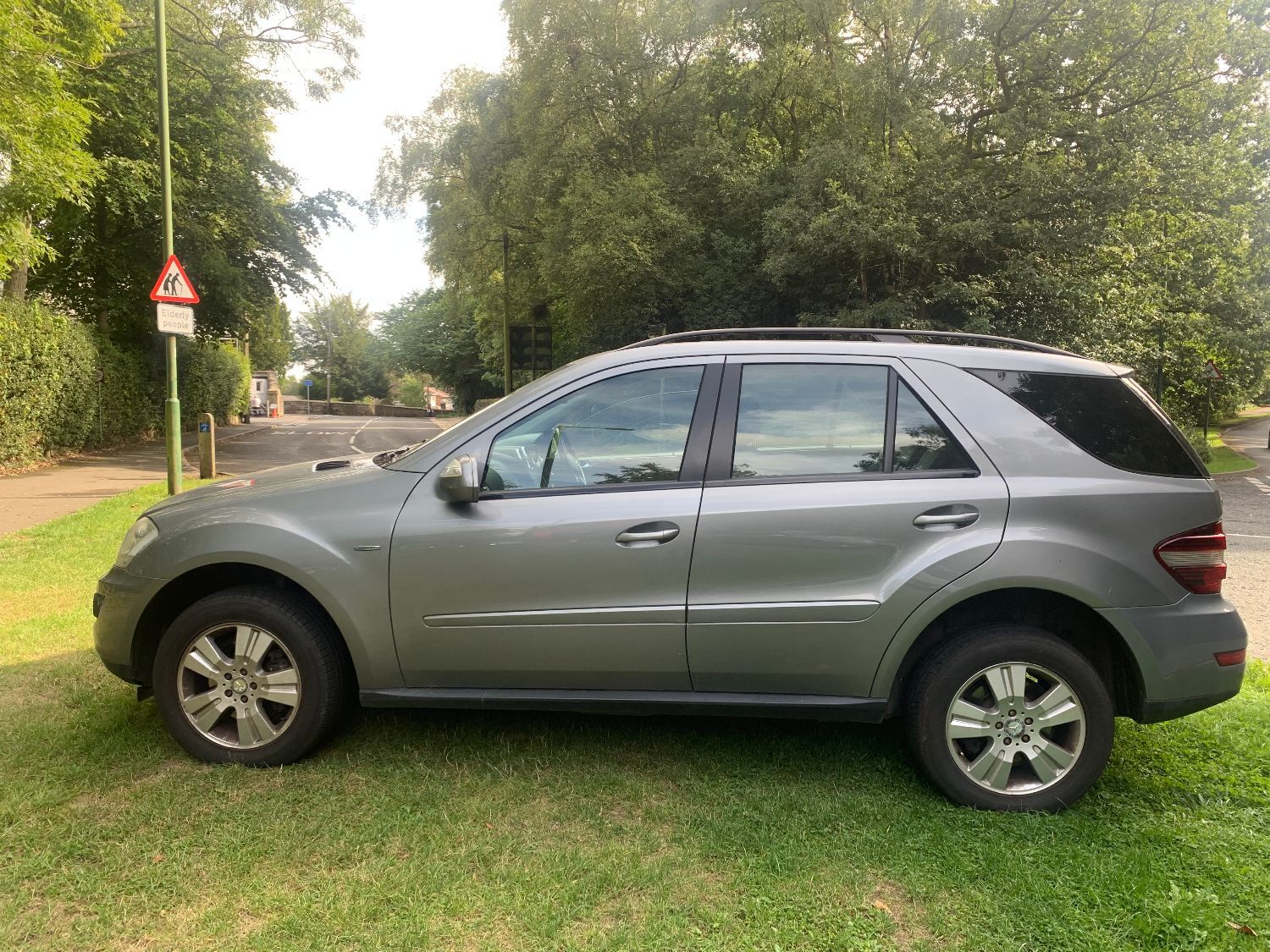 Used Mercedes-Benz M Class 2010 for sale - 76430903: Photo 4