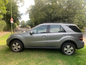 Used Mercedes-Benz M Class 2010 for sale - 76430903: Photo