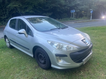 Used Peugeot 308 2010 for sale - 76177035: Photo