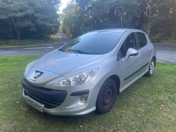 Used Peugeot 308 2010 for sale - 76177035: Photo