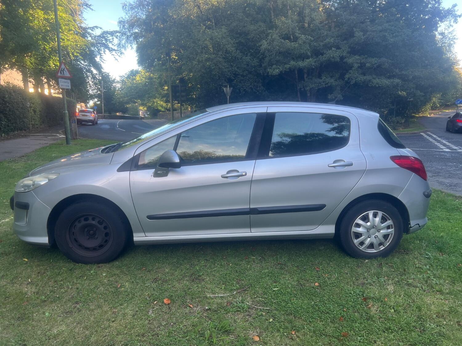 Used Peugeot 308 2010 for sale - 76177035: Photo 5