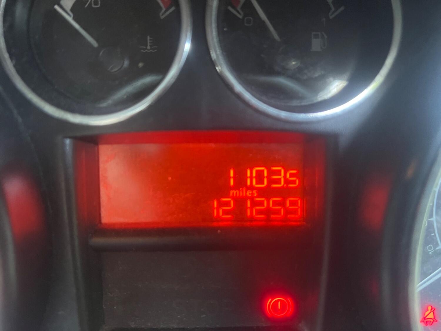 Used Peugeot 308 2010 for sale - 76177035: Photo 9