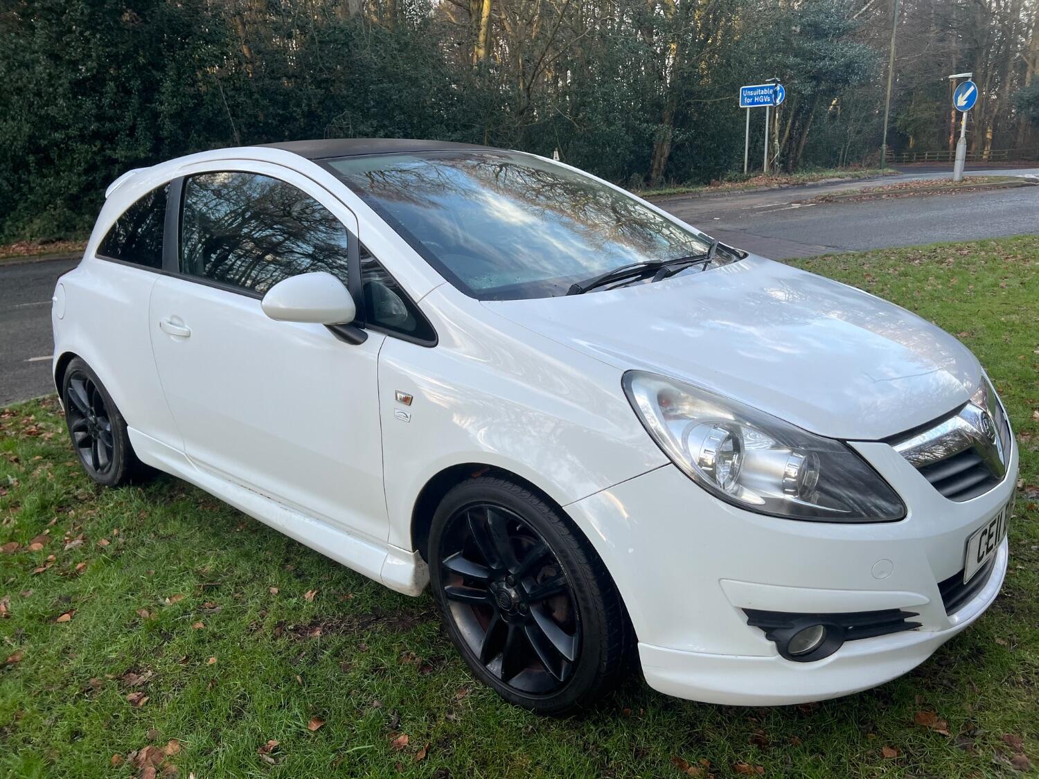 Used Vauxhall Corsa 2011 for sale - 76793305: Photo 2