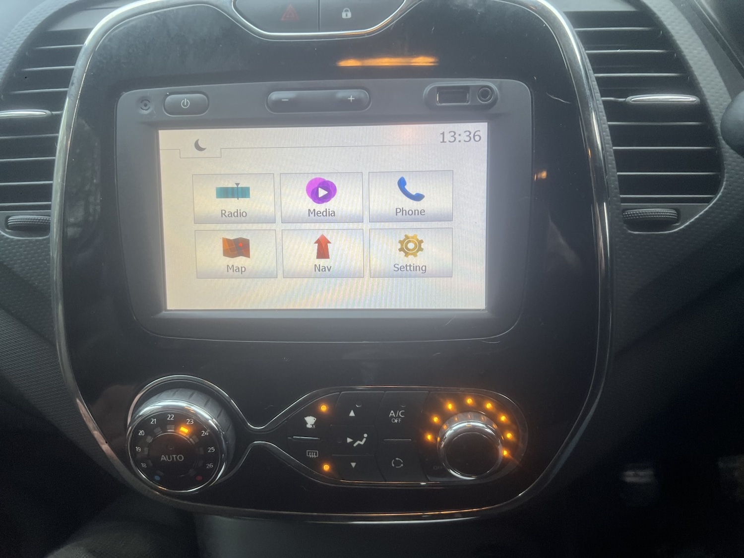 Used Renault Captur 2016 for sale - 76848645: Photo 17