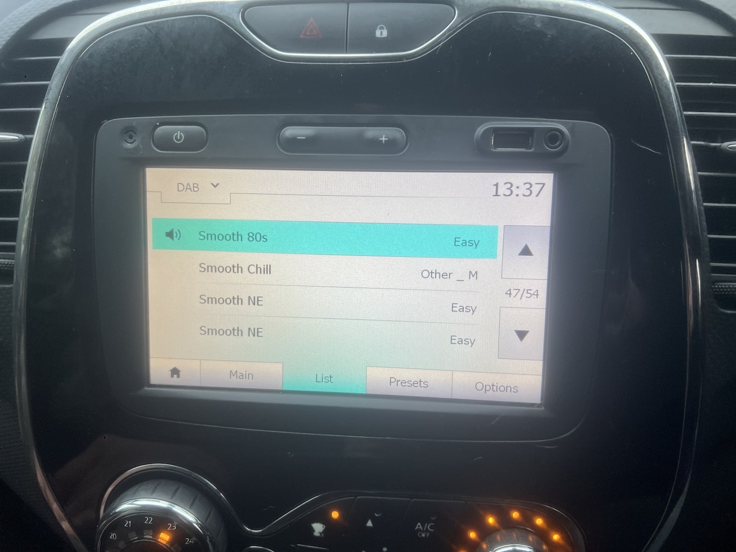 Used Renault Captur 2016 for sale - 76848645: Photo 19