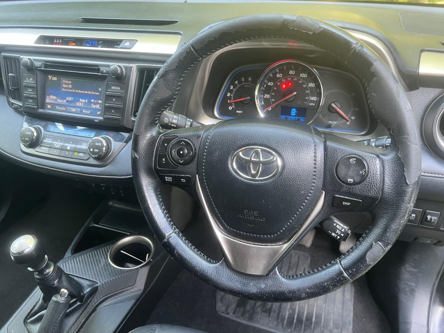 Used Toyota RAV4 2015 for sale - 76793223: Photo 16