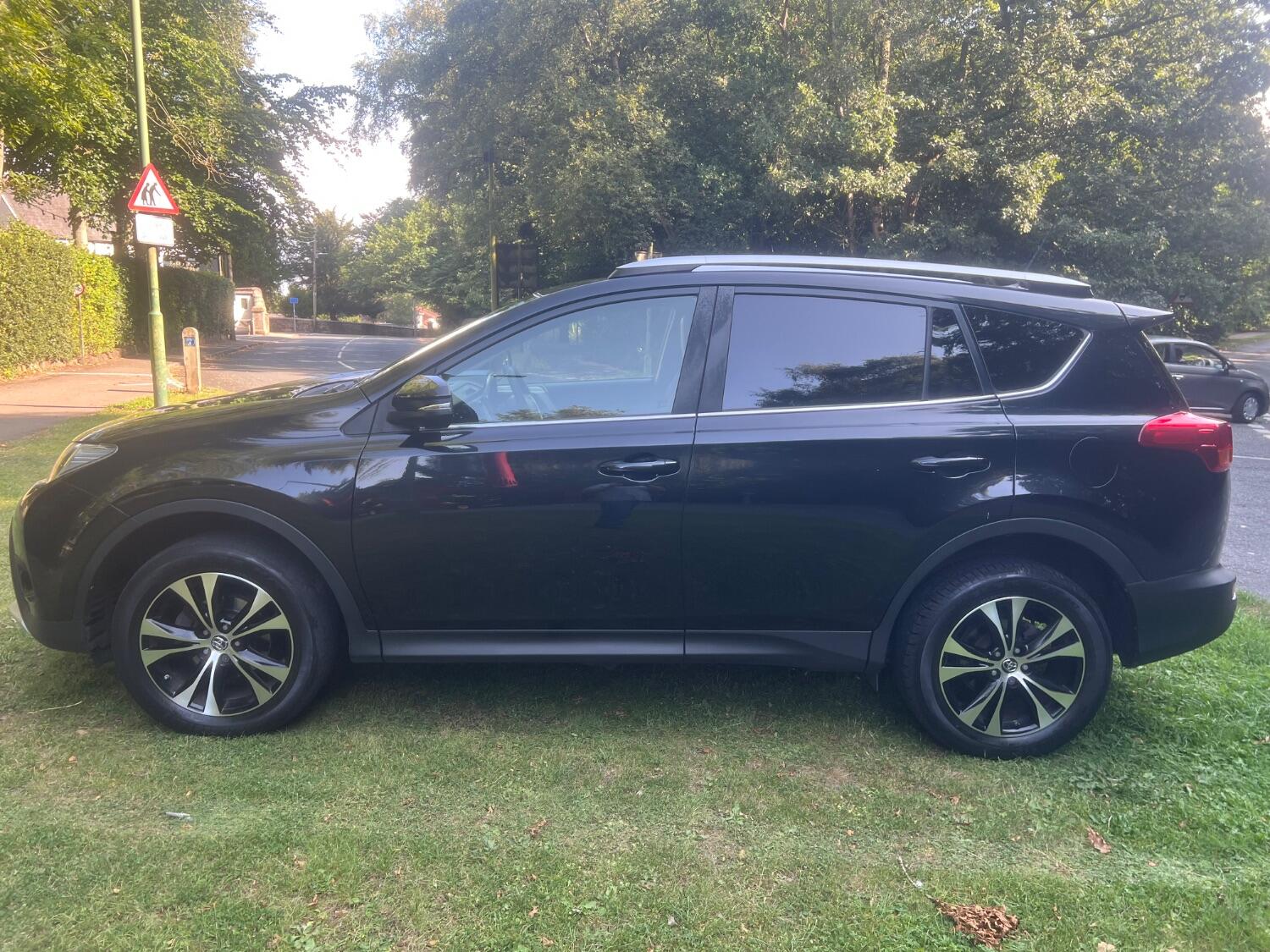 Used Toyota RAV4 2015 for sale - 76793223: Photo 5