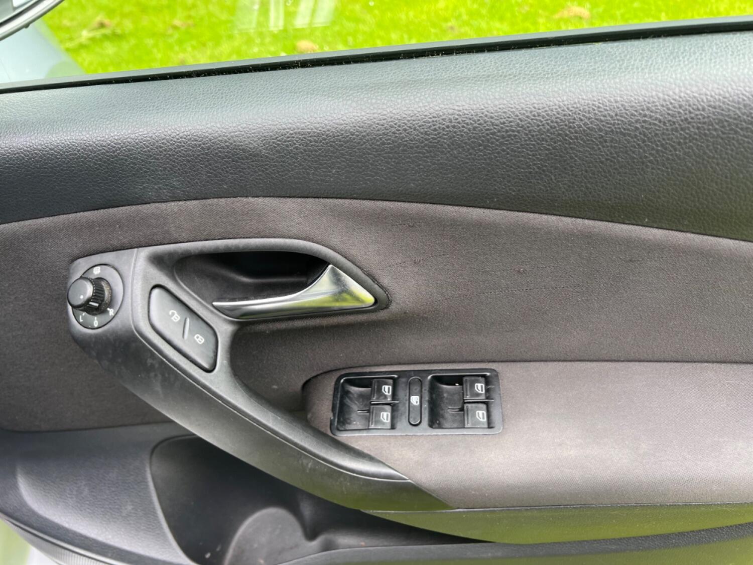 Used Volkswagen Polo 2011 for sale - 76662798: Photo 11