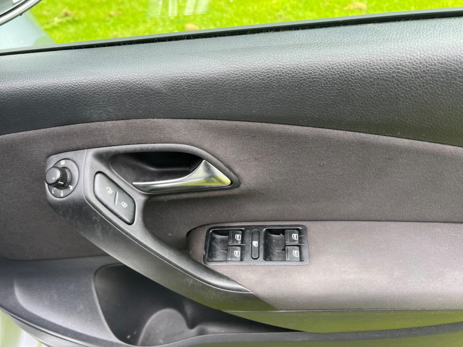 Used Volkswagen Polo 2011 for sale - 76662798: Photo 13