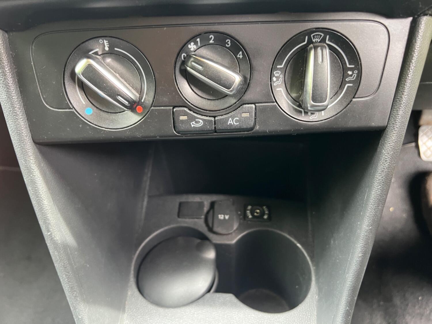 Used Volkswagen Polo 2011 for sale - 76662798: Photo 18