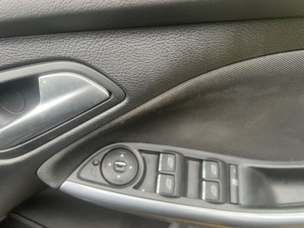 Used Ford Focus 2011 for sale - 75673324: Photo 15