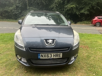 Used Peugeot 5008 2013 for sale - 76662701: Photo