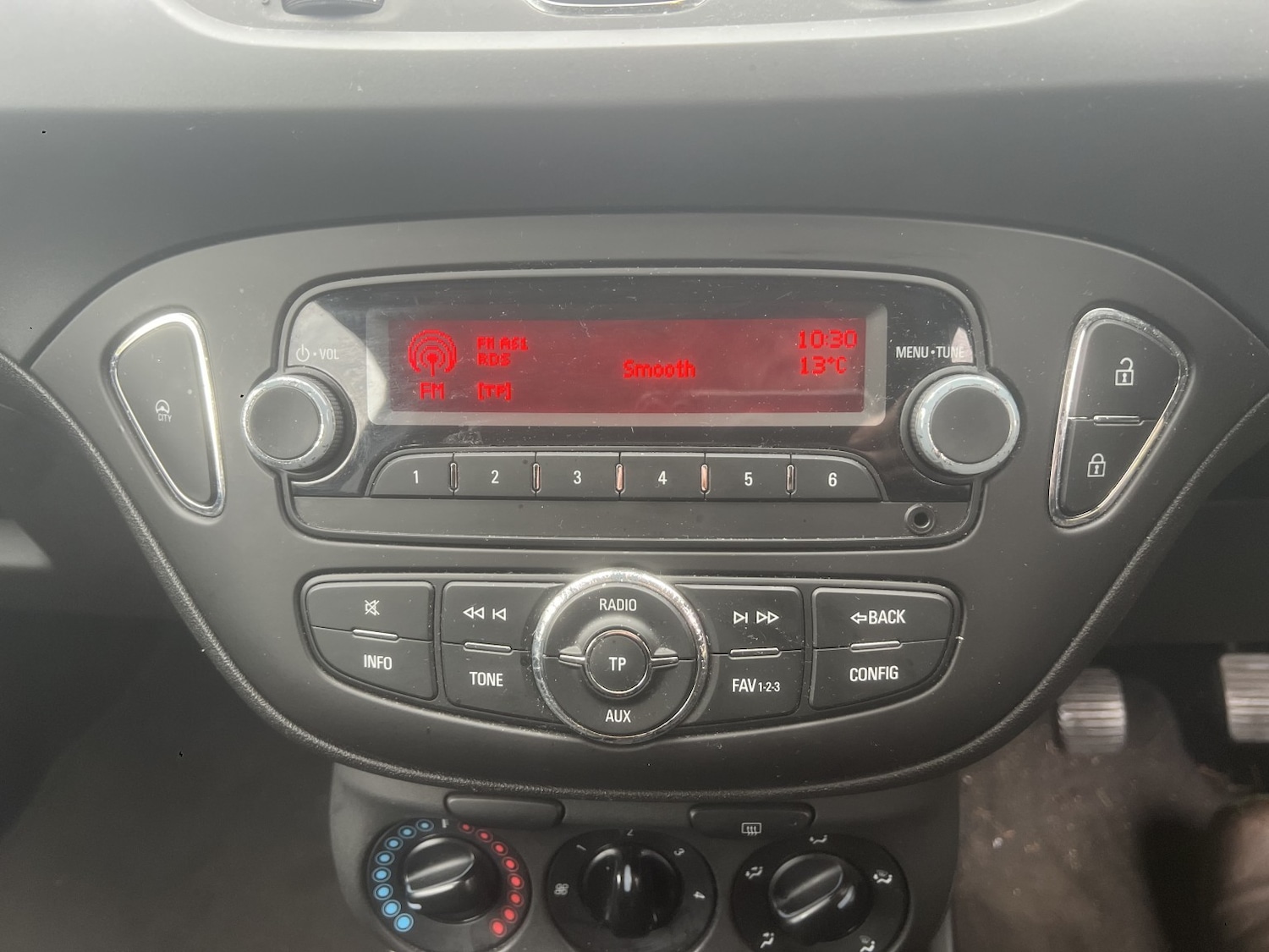 Used Vauxhall Corsa 2015 for sale - 77465058: Photo 10