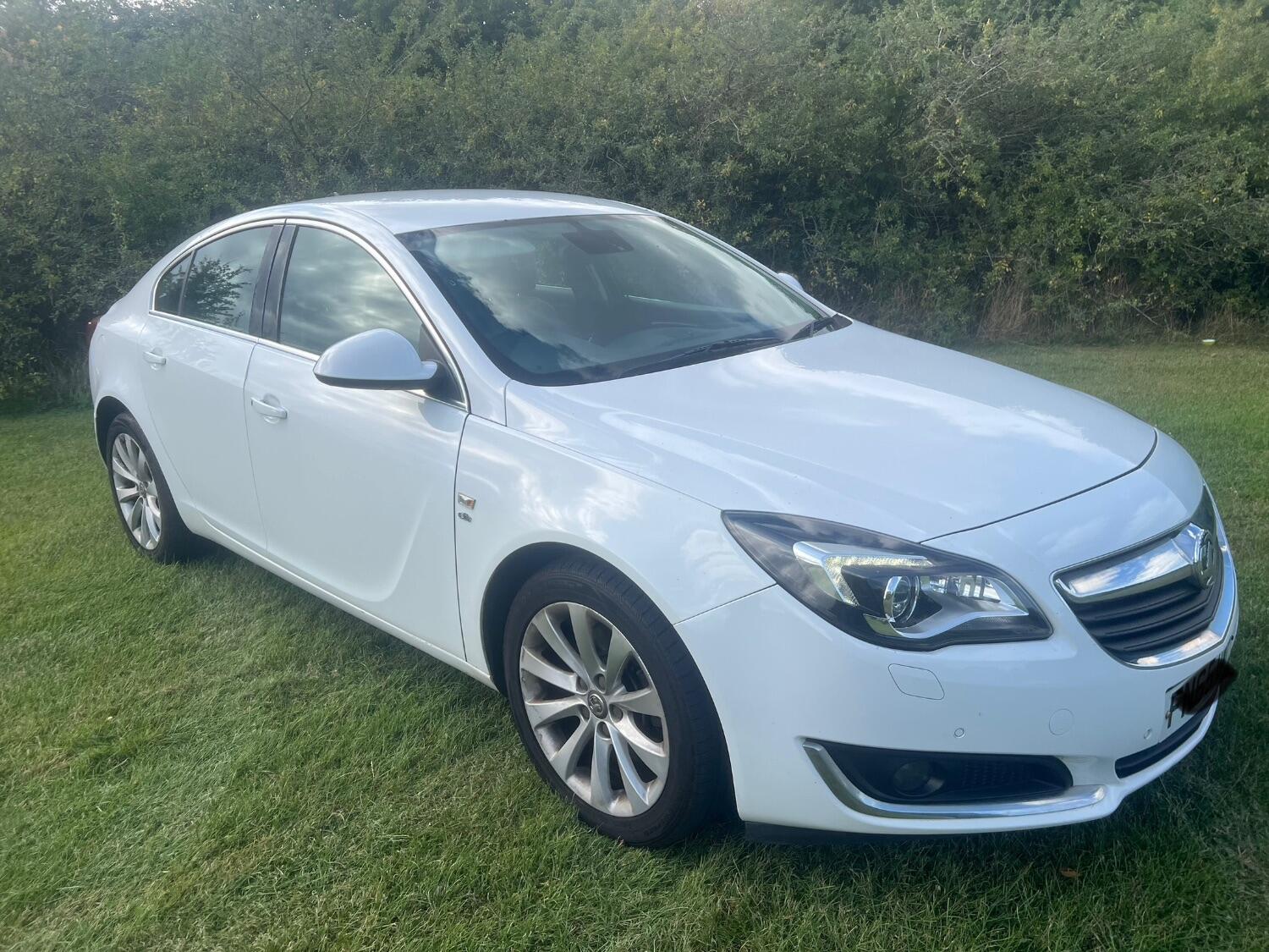 Used Vauxhall Insignia 2015 for sale - 76793219: Photo 2