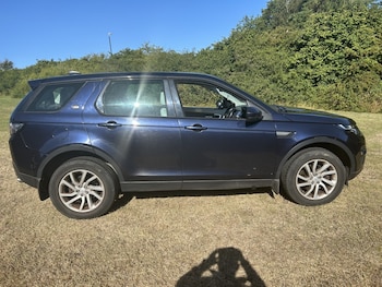 Used Land Rover Discovery Sport 2017 for sale - 79483318: Photo