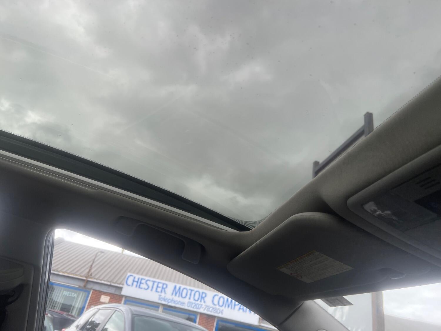 Used Toyota Verso 2011 for sale - 76769231: Photo 17