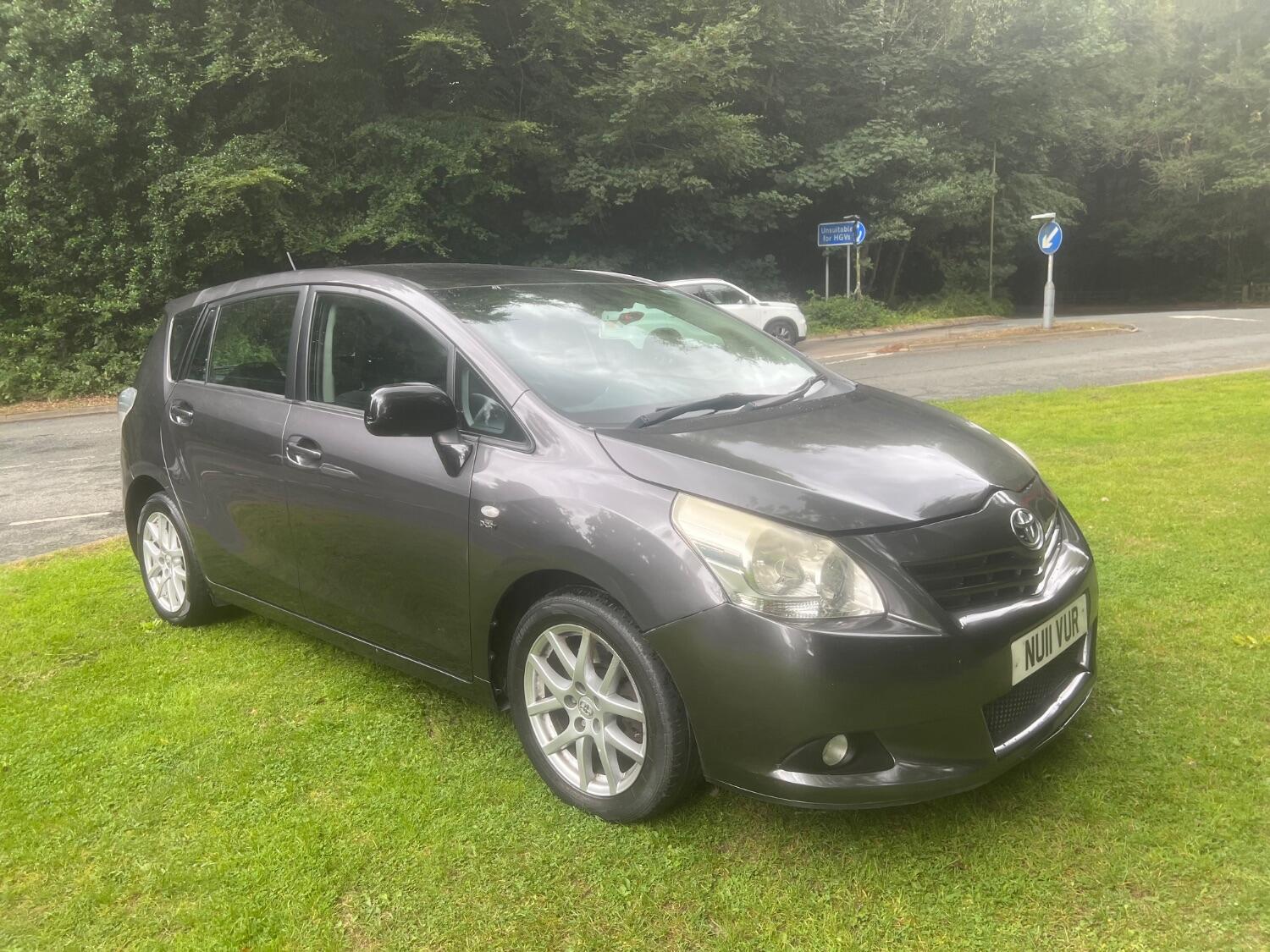 Used Toyota Verso 2011 for sale - 76769231: Photo 2