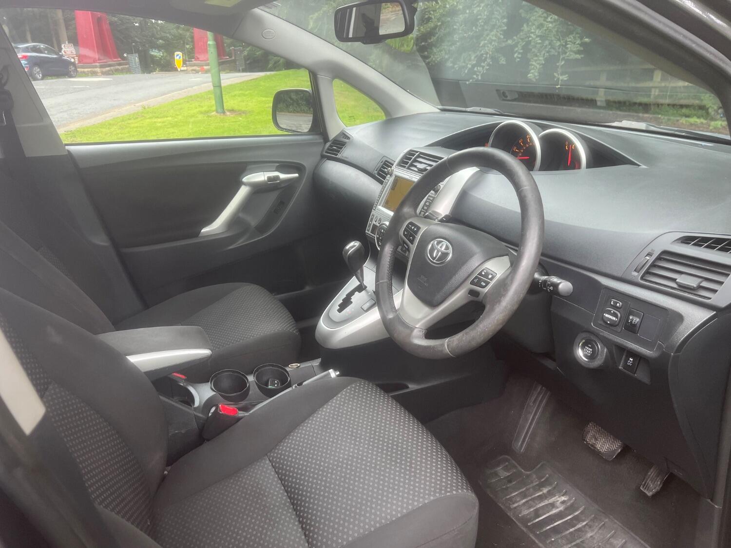 Used Toyota Verso 2011 for sale - 76769231: Photo 7