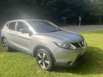 Used Nissan Qashqai 2015 for sale - 76313904: Photo 2