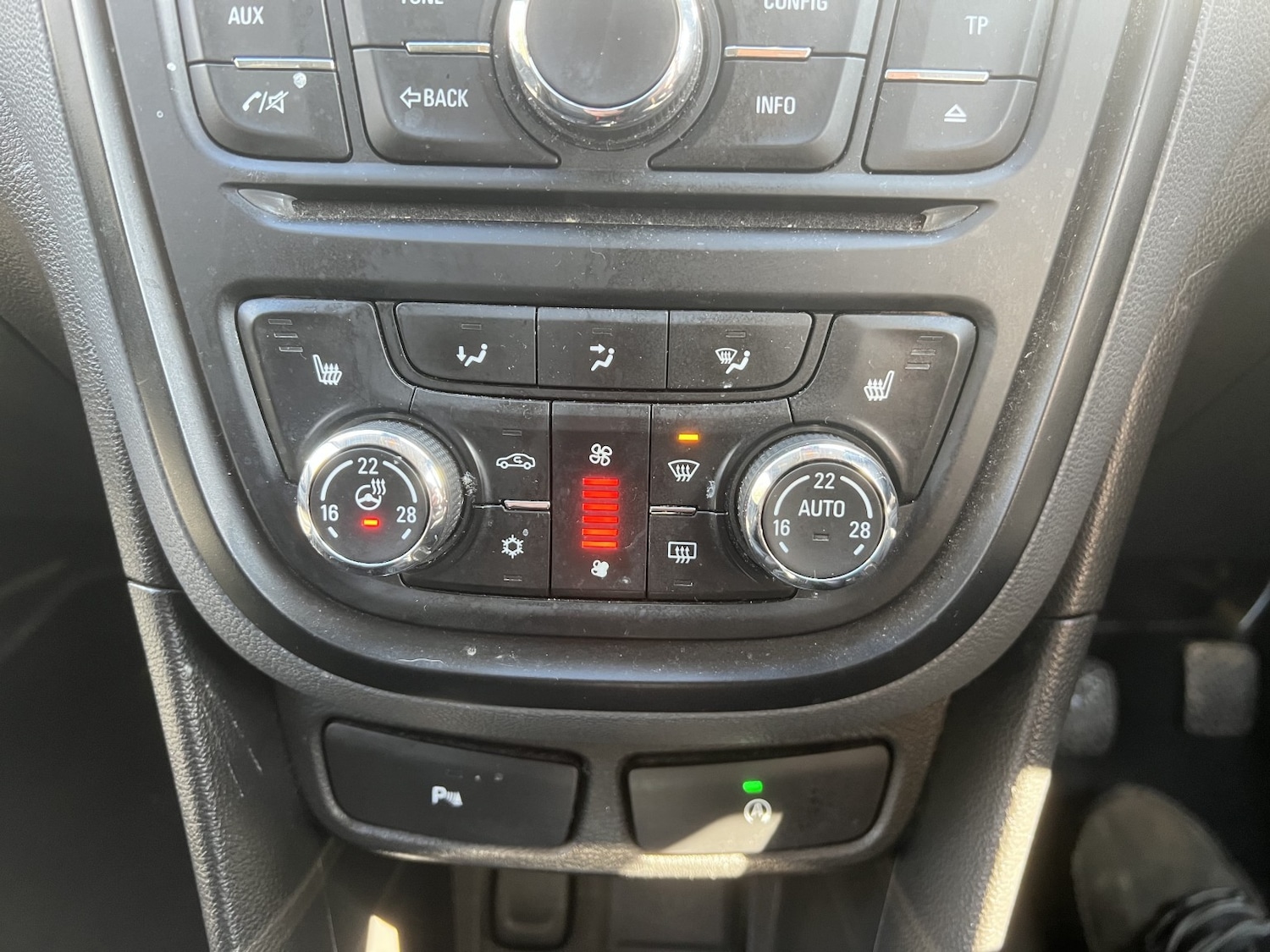 Used Vauxhall Mokka 2015 for sale - 76662732: Photo 14