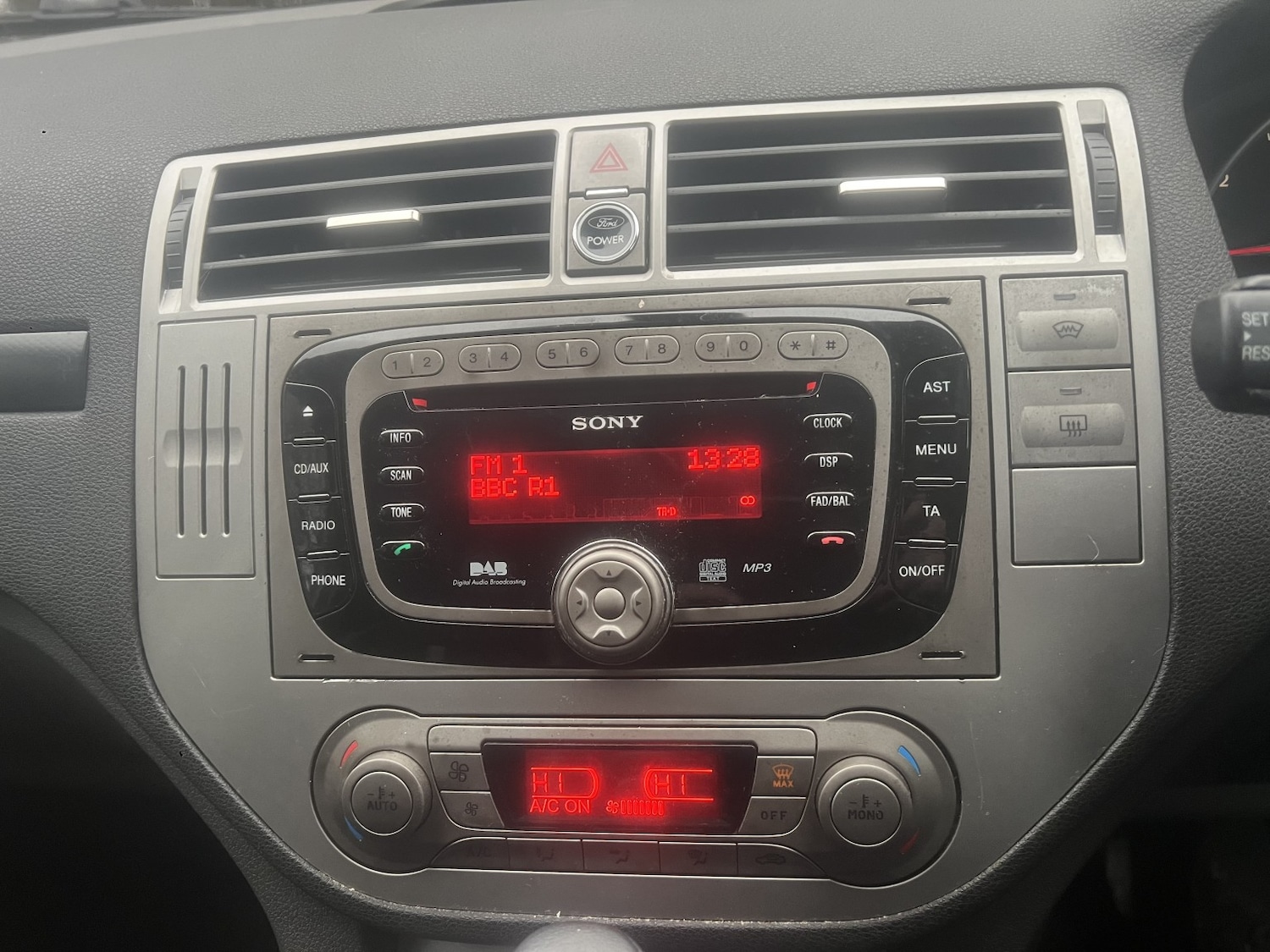 Used Ford Kuga 2012 for sale - 77318329: Photo 13