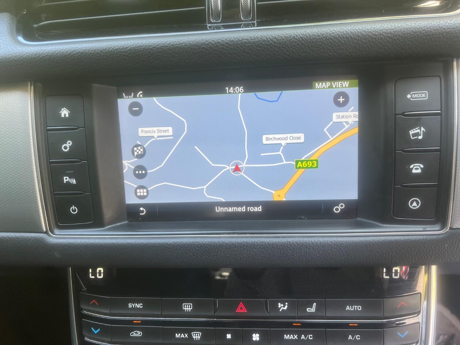 Used Jaguar XF 2016 for sale - 76793232: Photo 10