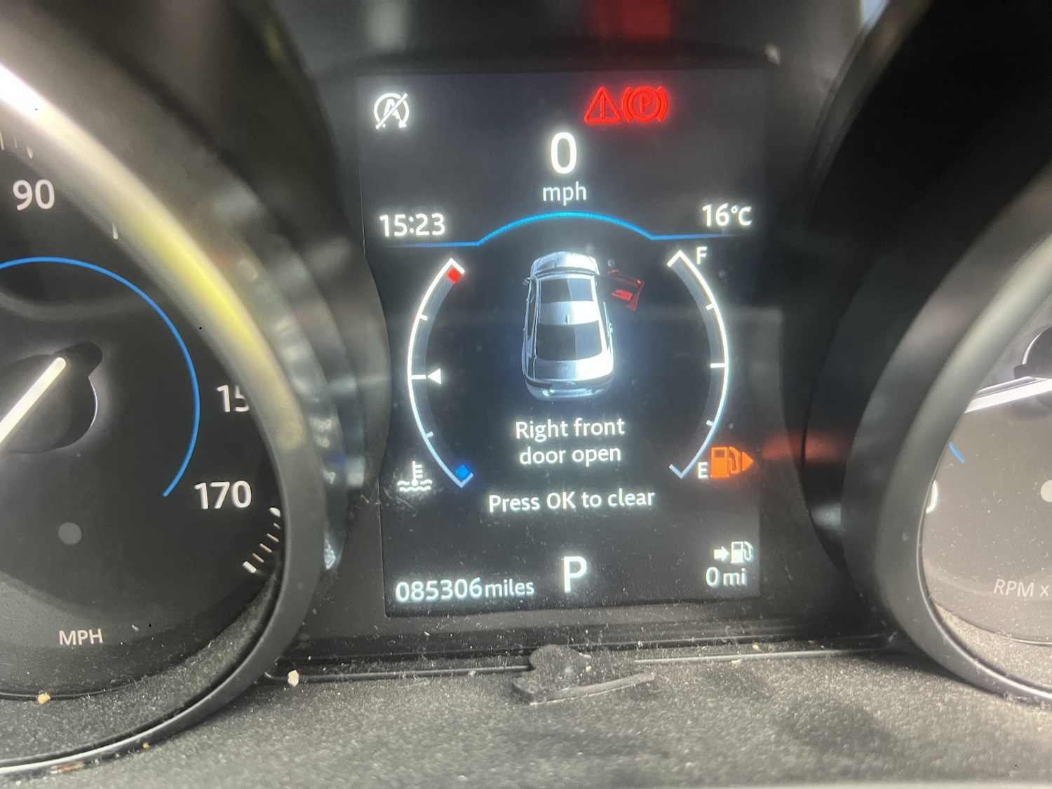 Used Jaguar XE 2018 for sale - 76246227: Photo 11