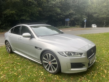 Used Jaguar XE 2018 for sale - 76246227: Photo