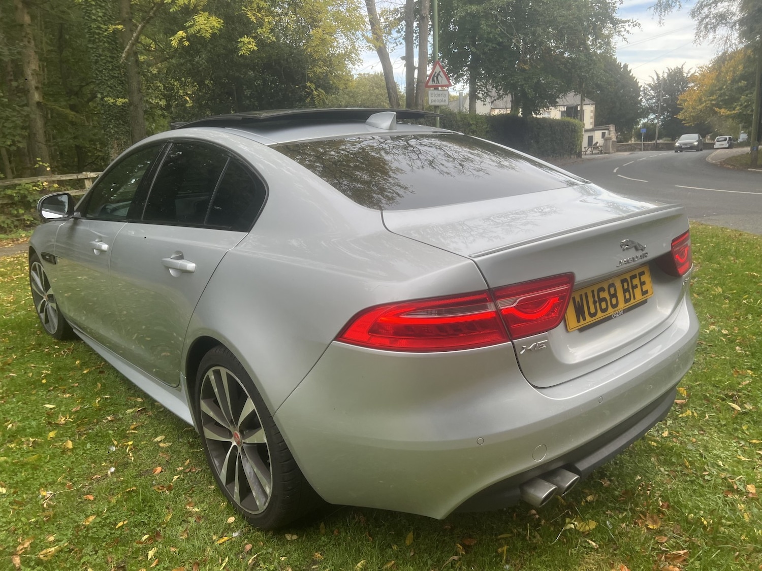 Used Jaguar XE 2018 for sale - 76246227: Photo 8