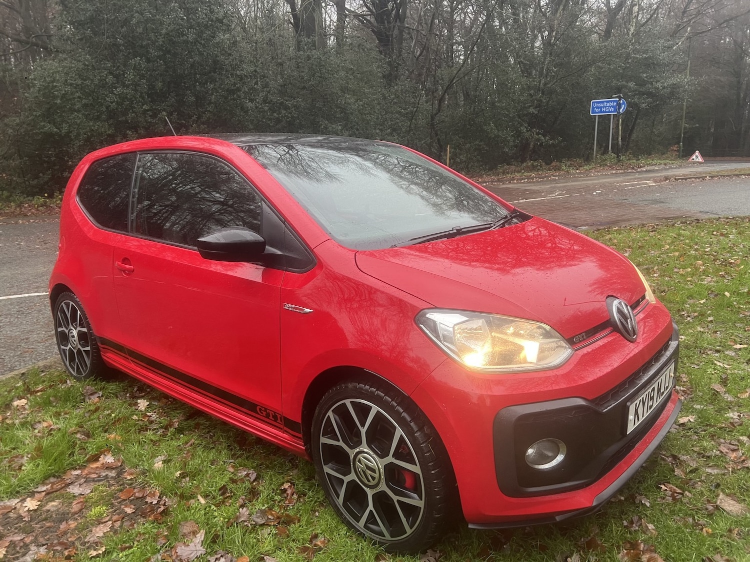 Used Volkswagen up! 2019 for sale - 76877617: Photo 2